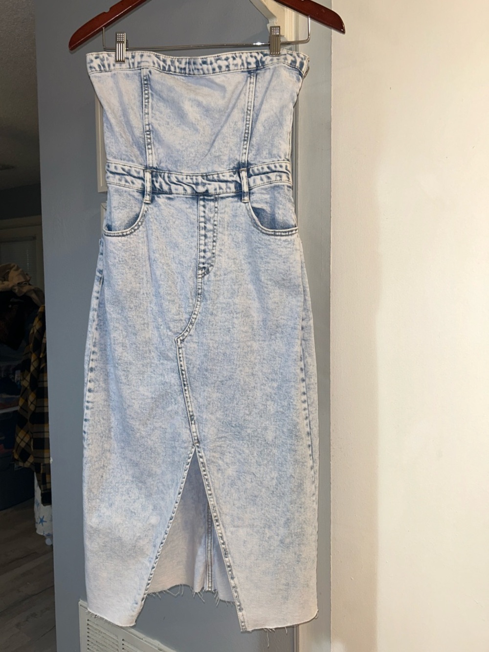 GB Gianni Bini Size S Strapless Denim Raw Hem Midi Dress Acid Wash Slit NWT - Picture 2 of 8
